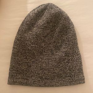 Rag & Bone gray beanie. In perfect condition!